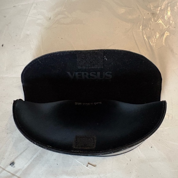 Versus glasses case - Picture 5 of 6